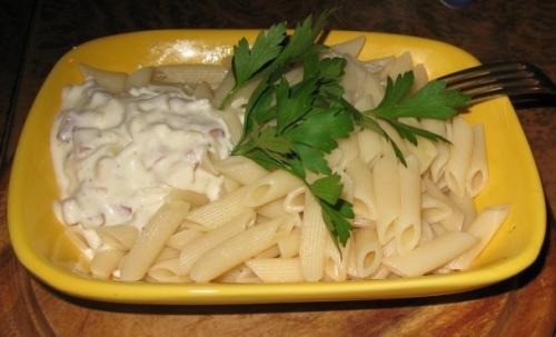 Макарони під українським соусом