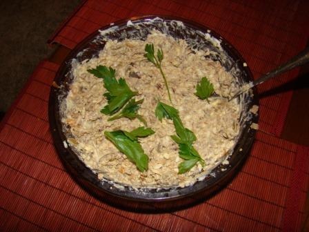 Салат из куриной печени