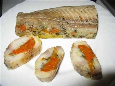 Рыбный рулет с овощами