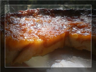 Хлібний пудинг з карамеллю
