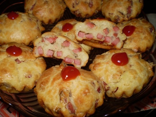 Кексики з копченою ковбасою