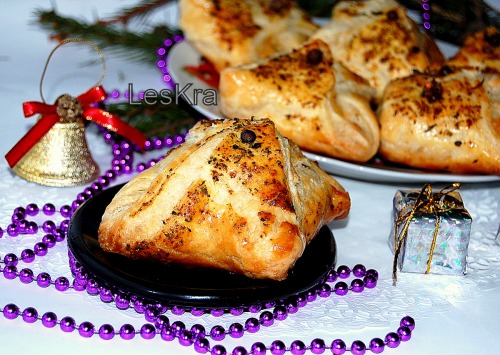 Конвертики з куркою і ананасом