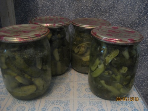 Огурчики маринованные
