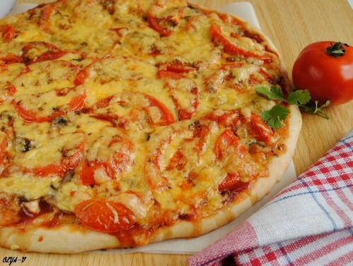 Піца з куркою і грибами