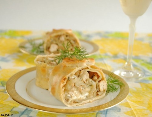 Штрудель с курицей, грибами и сыром