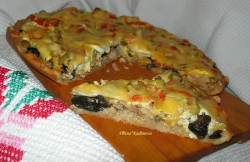 Піца з куркою і грибами