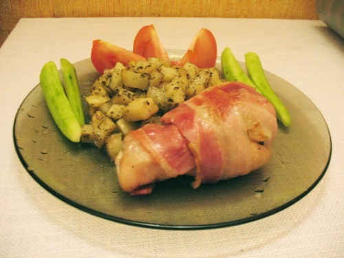 Куриные рулетики в беконе