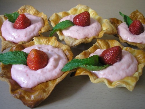 Корзинки с клубникой