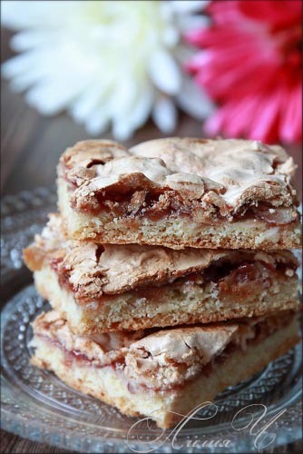 Песочное печенье с джемом и ореховым безе