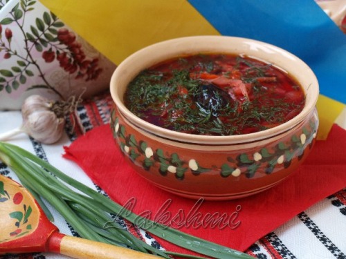 Постный украинский борщ с черносливом