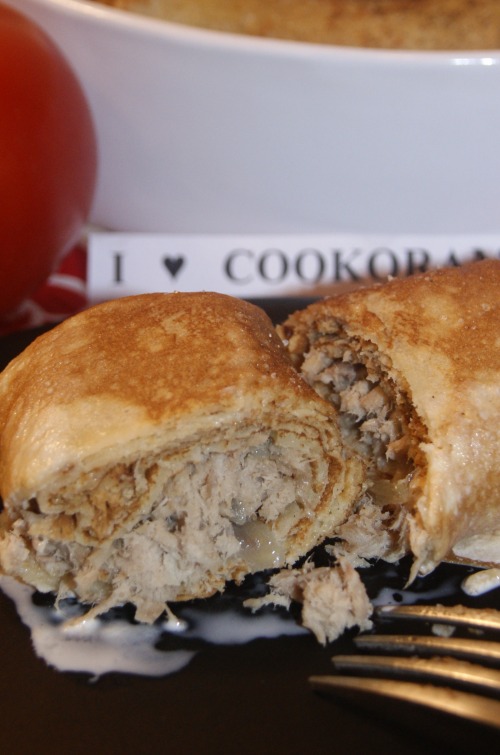 Блины на пиве с мясной начинкой запеченые в сливках