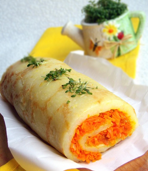 Картофельный рулет с морковью