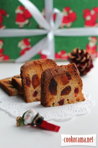 Classical Christmas cake