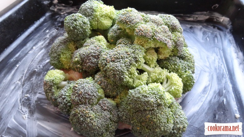 Cauliflower stuffed with broccoli