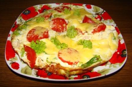 Omelet with broccoli, chicken and cheese