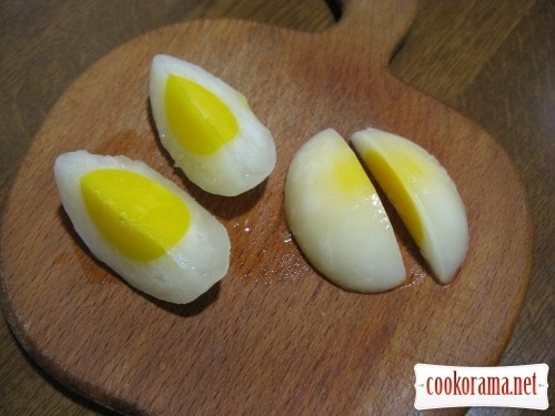 Міні глазунья або як зробити чотири глазуньї з одного яйця : )