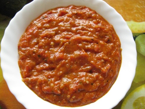 Sauce for meat or macaroni
