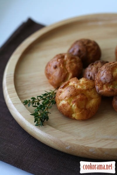 Gougeres - cheese pies