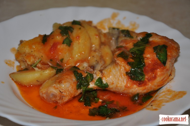 Курица в томатном соусе с грибами и картофелем