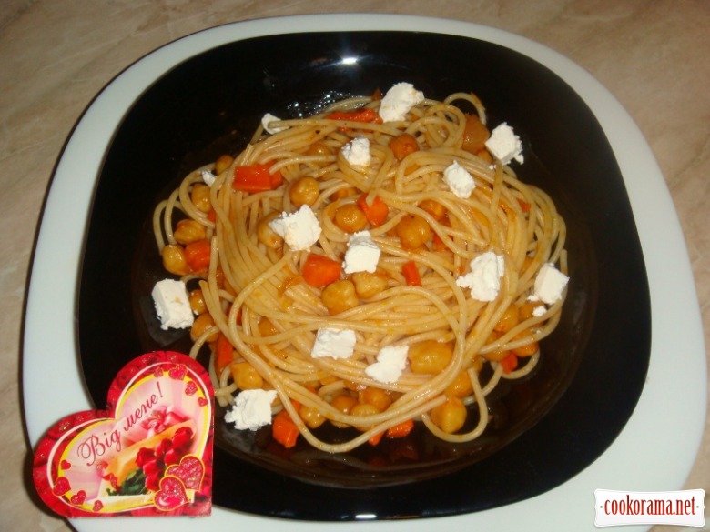 Спагетти с нутом и фетой а ля медитерана