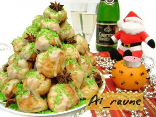 Croquembouche «New Year&#39;s Christmas Tree» :)