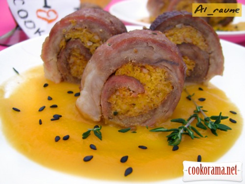 Roll from pork with pumpkin and nuts!