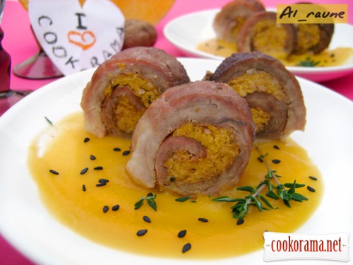 Roll from pork with pumpkin and nuts!