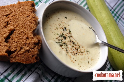 Soup with young zucchini and cheese