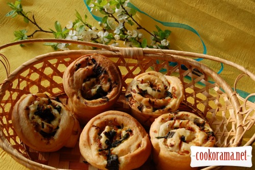 Sour cream buns with spring filling