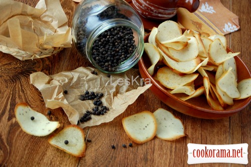 Rice cookies with caramelized black pepper