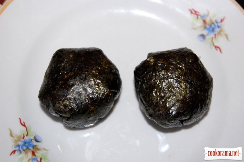 Дзакуро-дзусі(суші у вигляді гранату)