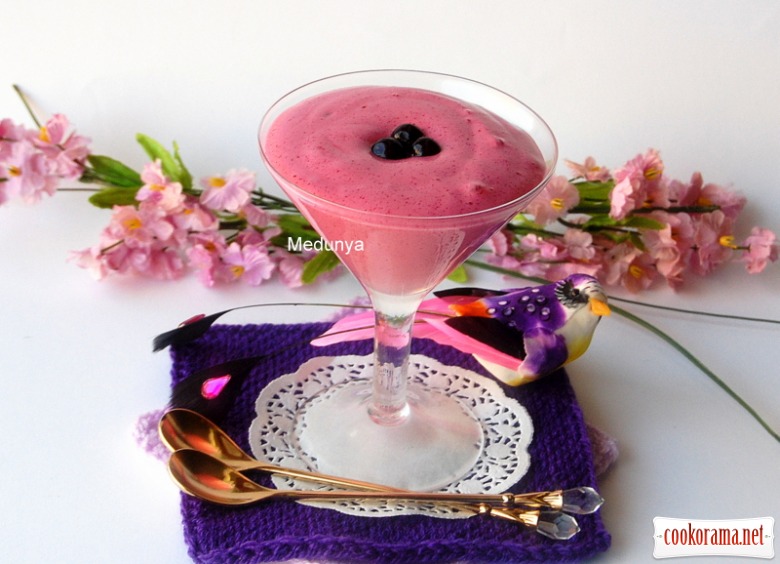 Currant mousse