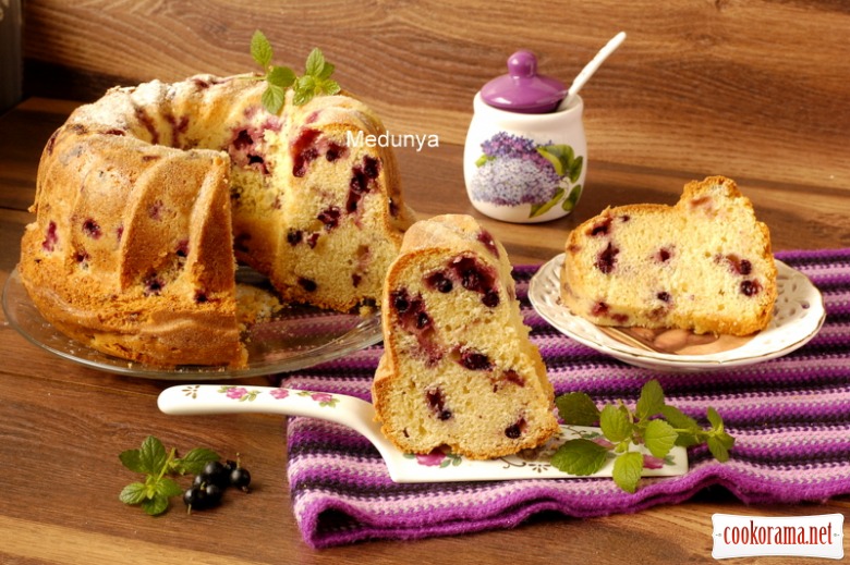 The perfect berry cake