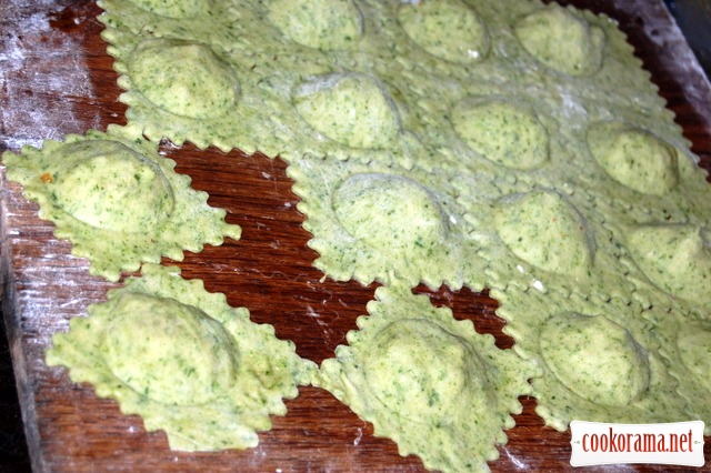 Spinach ravioli with fish stuffing