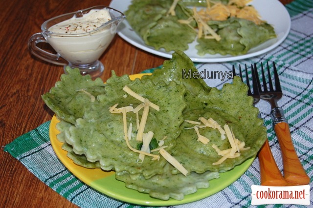 Spinach ravioli with fish stuffing