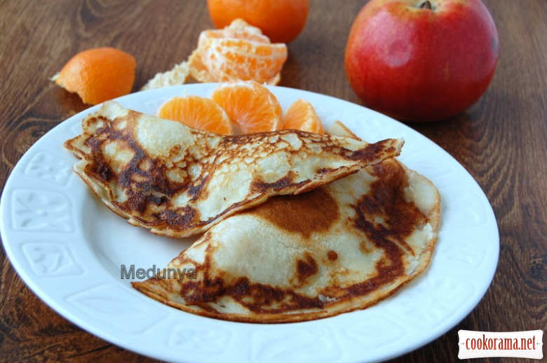 Pancakes-pies with apple