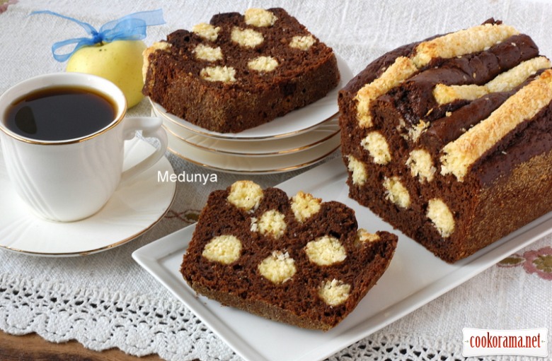 Cake «Apple Dalmatian»