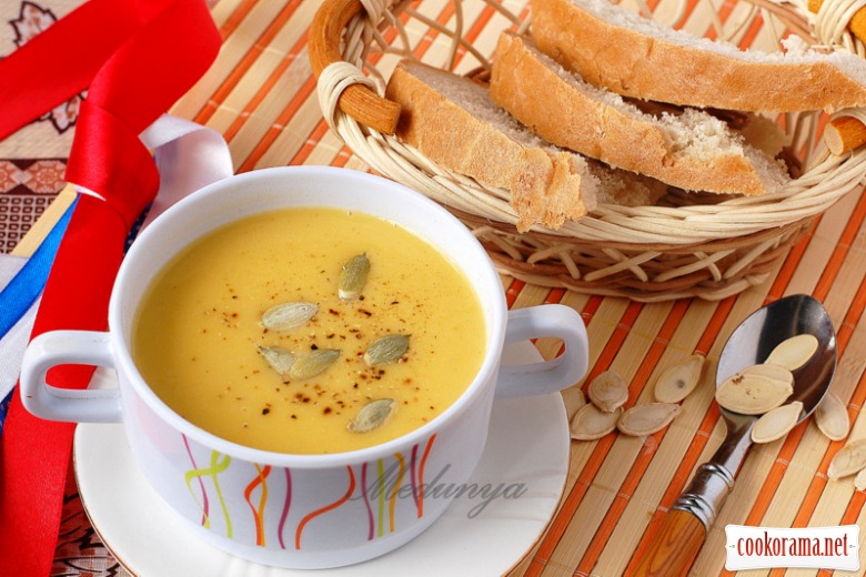 French pumpkin puree soup