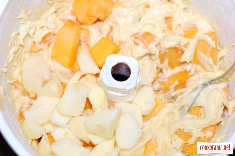 Sweet cake with pumpkin and apple