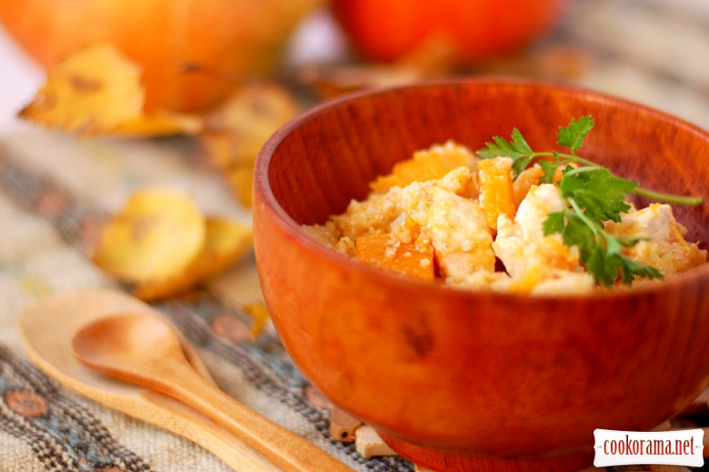 Wheat porridge with pumpkin and chicken