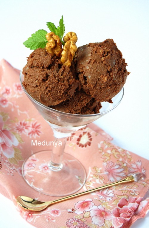 Шоколадно-горіхове морозиво