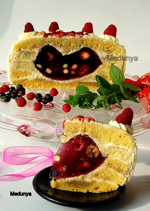 Cake "Berry Love"