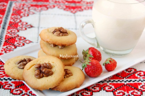 Shortbread cookies with nuts