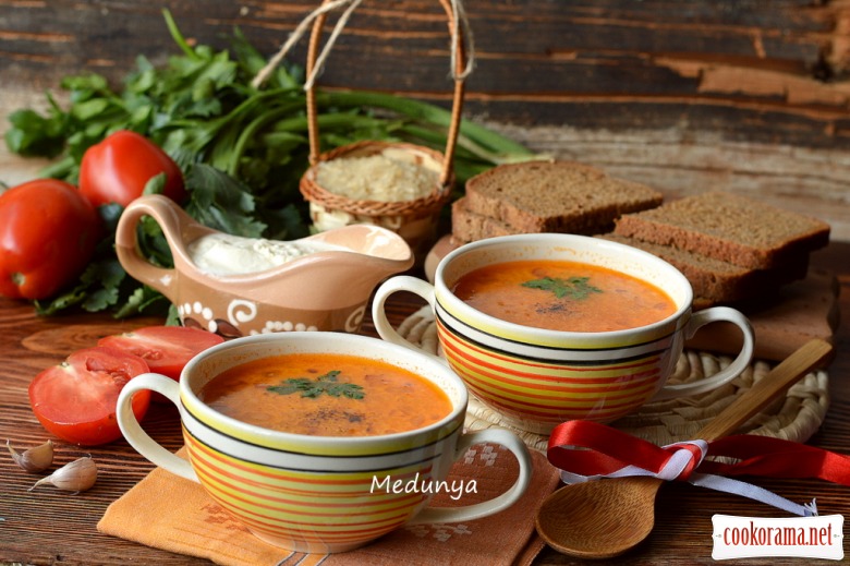 Tomato soup with rice