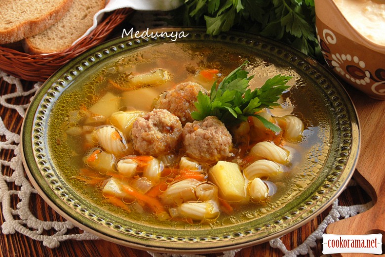 Soup with meatballs