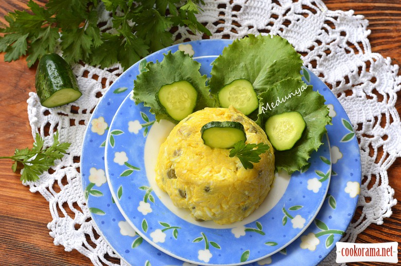 Салат-намазка з плавленим сиром та зеленим горошком