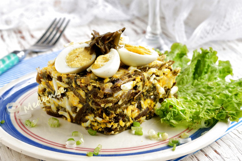 Салат з морської капусти та яєць