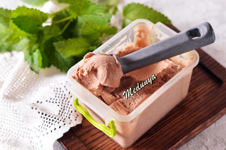 Шоколадне морозиво на основі шоколаду