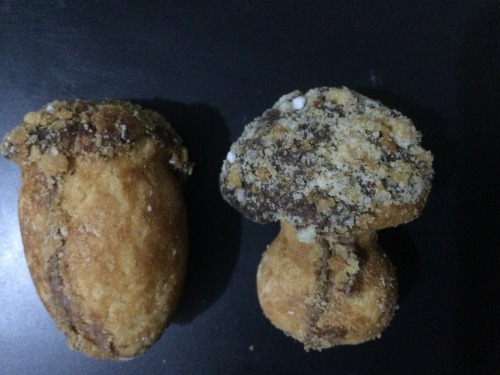 Печиво, що випікається у формі на плиті ( шишки, горішки, грибочки) з начинкою