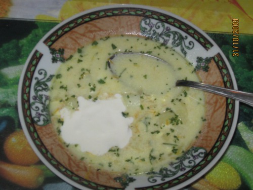 Суп з плавленого сирка і яєць